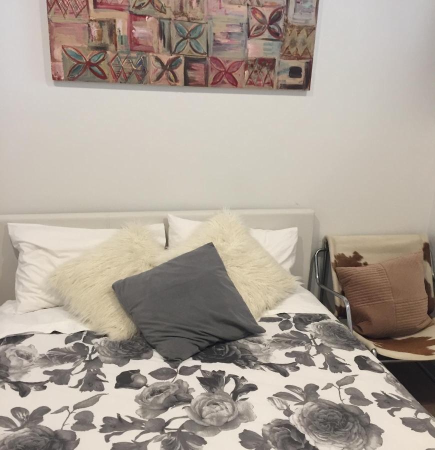 Cool Apartment, Central To Everything, Share With 2X Bulldogs Auckland Exteriör bild