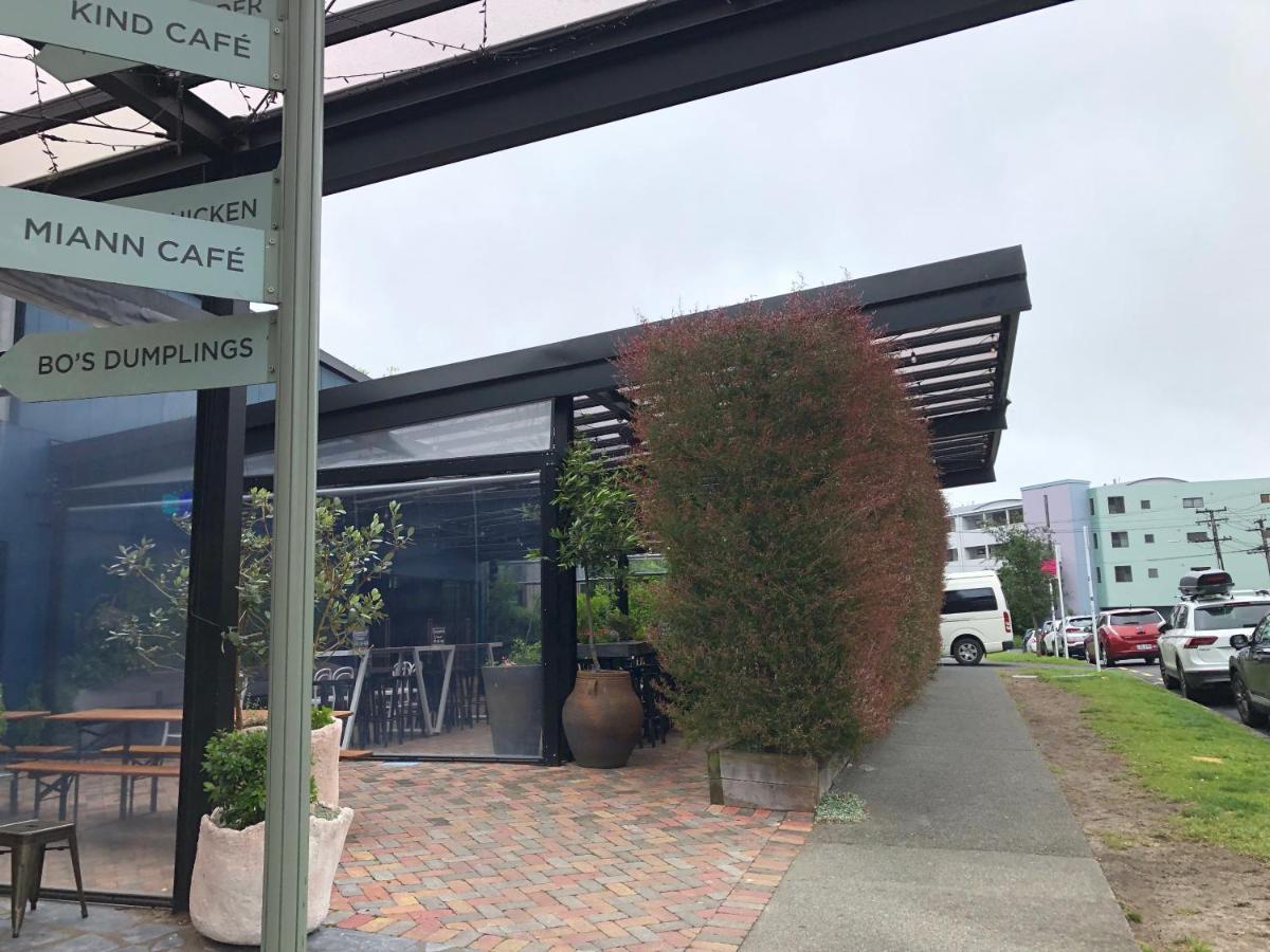 Cool Apartment, Central To Everything, Share With 2X Bulldogs Auckland Exteriör bild
